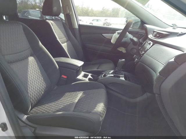 JN8AT2MT6KW500860 Nissan ROGUE SV