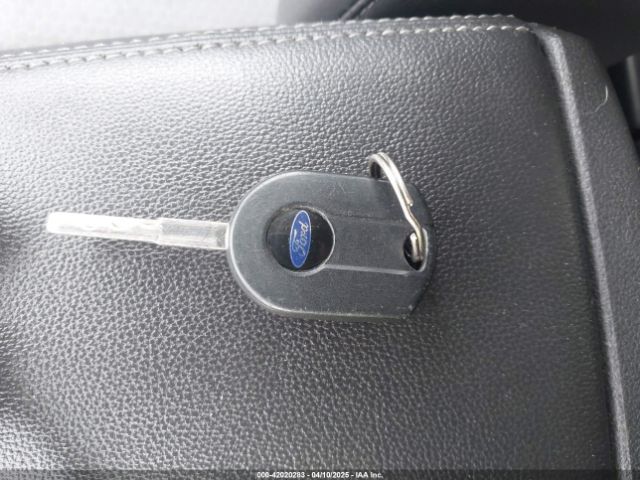1FMCU9GD3HUA98116 Ford ESCAPE SE