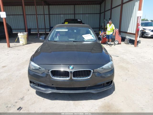 WBA8E1G53HNU13716 BMW 320i