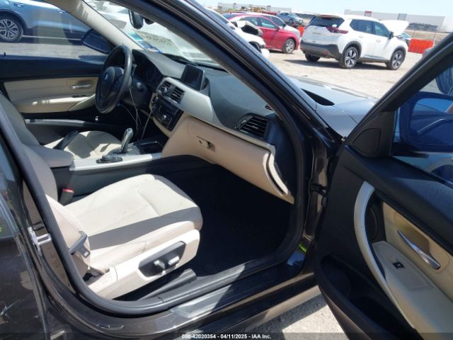 WBA8E1G53HNU13716 BMW 320i