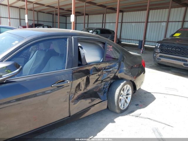 WBA8E1G53HNU13716 BMW 320i