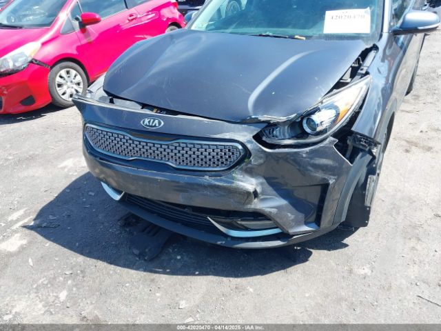 KNDCC3LC2K5252303 KIA Niro S Touring
