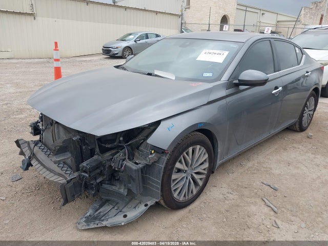 1N4BL4DV3PN421811 Nissan 2023