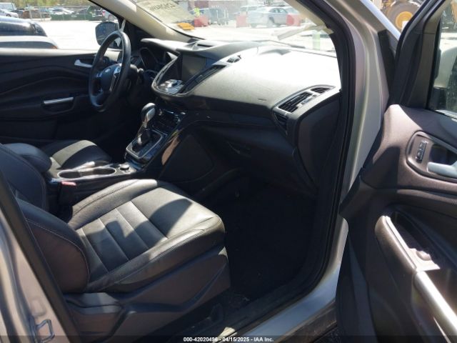 1FMCU0J94EUB84787 Ford Escape Titanium