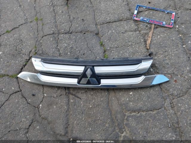 JA4AZ3A3XGZ015495 Mitsubishi Outlander Se