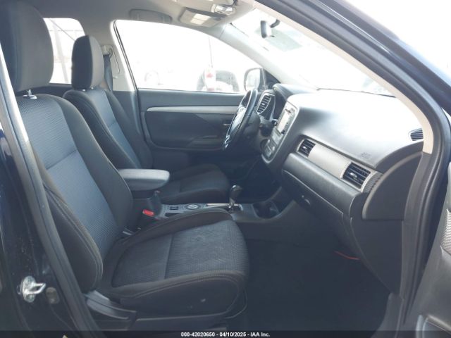 JA4AZ3A3XGZ015495 Mitsubishi Outlander Se