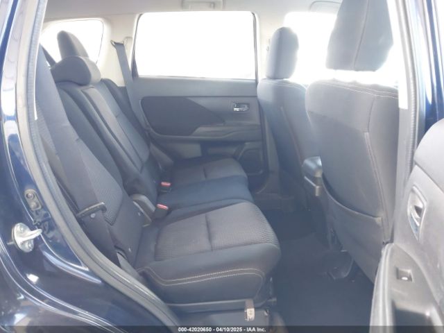 JA4AZ3A3XGZ015495 Mitsubishi Outlander Se