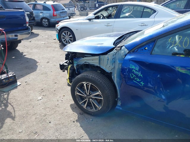 3KPF24AD2PE532414 KIA Forte Lxs
