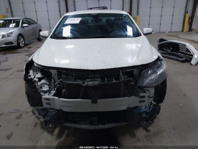1G1ZD5ST9NF160990 Chevrolet Malibu Fwd Lt