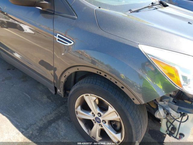 1FMCU9G98FUB04601 Ford ESCAPE SE