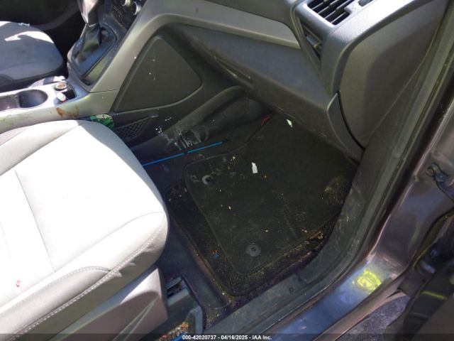 1FMCU9G98FUB04601 Ford ESCAPE SE