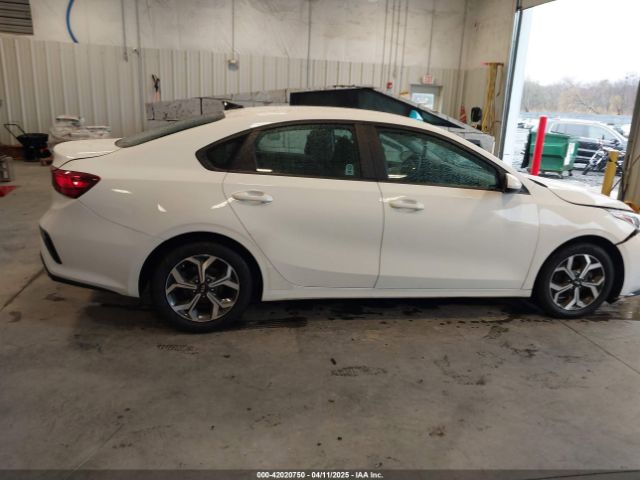 3KPF24AD5ME340898 KIA Forte Lxs