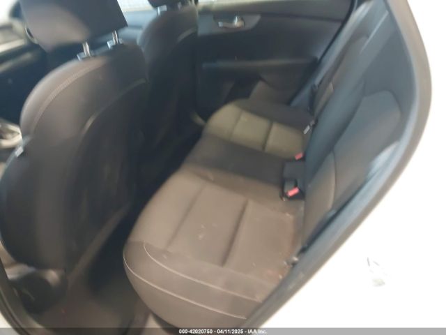 3KPF24AD5ME340898 KIA Forte Lxs