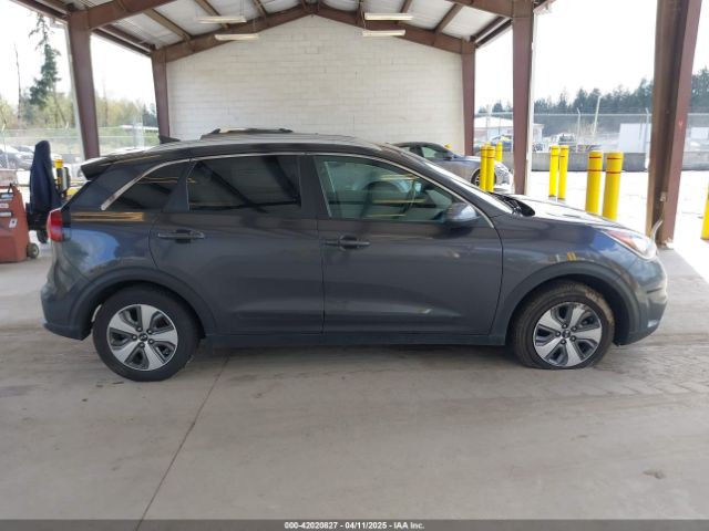 KNDCM3LD1K5217385 KIA Niro Plug-in Hybrid Lx