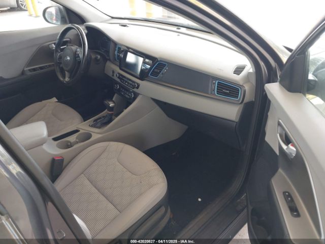 KNDCM3LD1K5217385 KIA Niro Plug-in Hybrid Lx