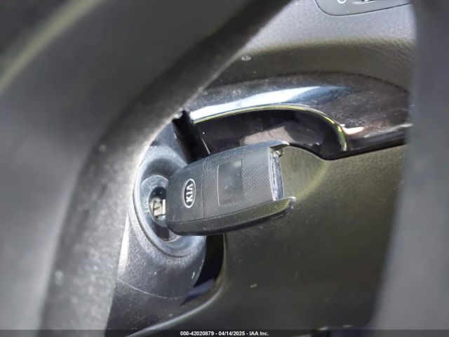 5XYKT3A68EG522364 KIA SORENTO LX
