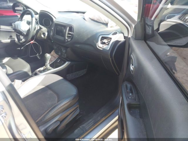 2019 JEEP COMPASS 3C4NJCBB0KT676974 Photo 4