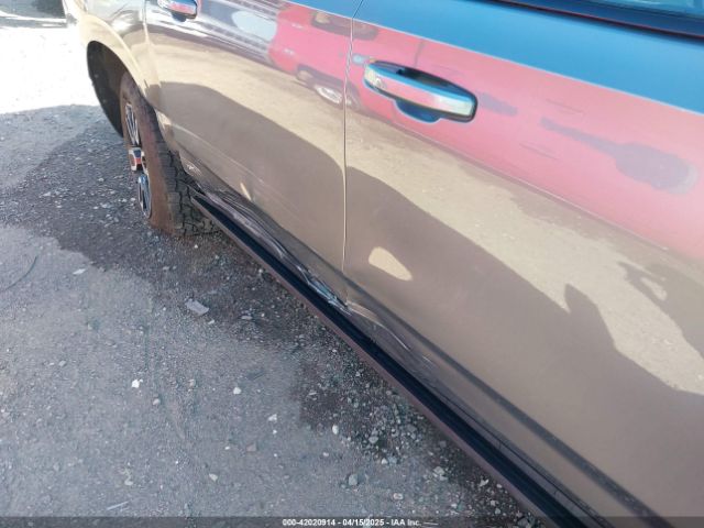 1GKS2HKDXMR163214 GMC Yukon Xl 4wd At4