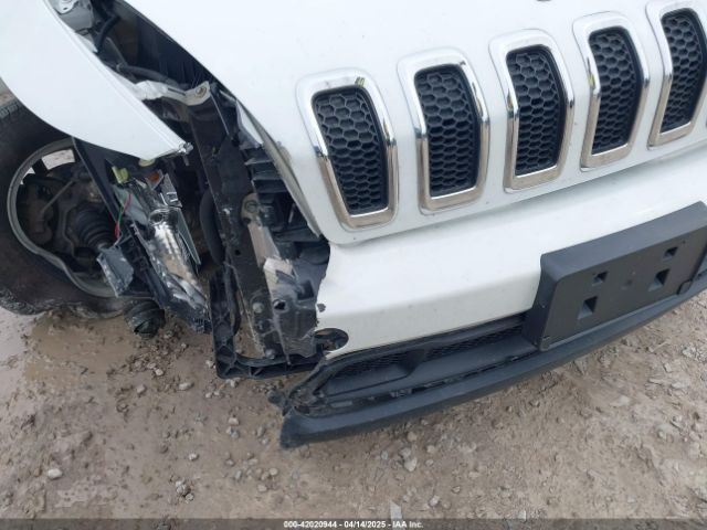1C4PJMCSXEW150735 Jeep Cherokee Latitude
