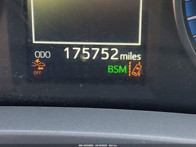 2T3RFREV2JW754495 Toyota Rav4 Xle