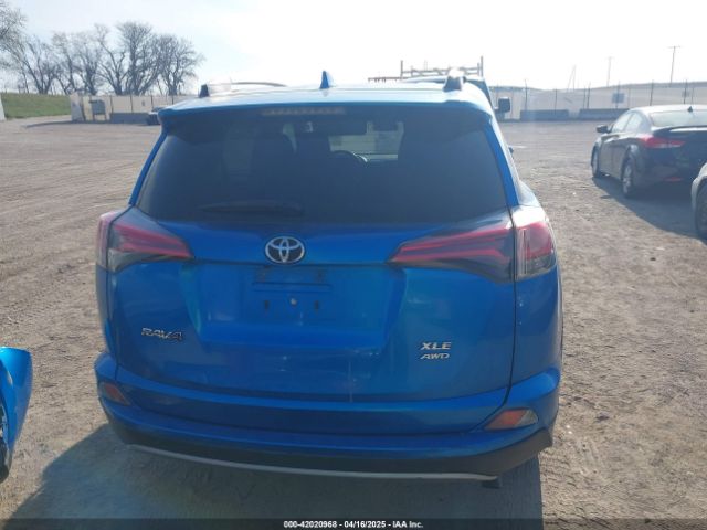 2T3RFREV2JW754495 Toyota Rav4 Xle