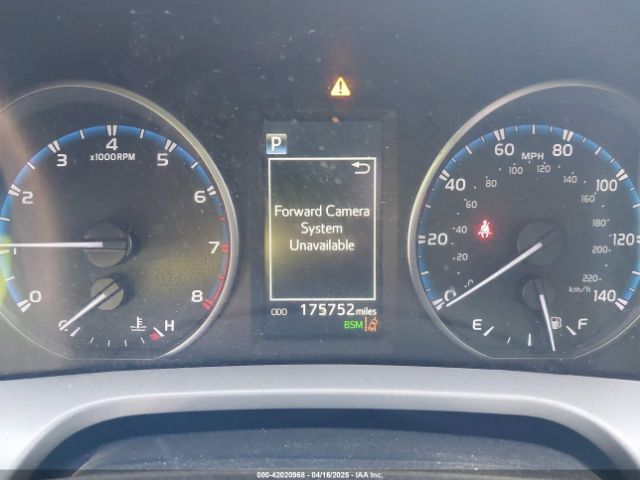 2T3RFREV2JW754495 Toyota Rav4 Xle