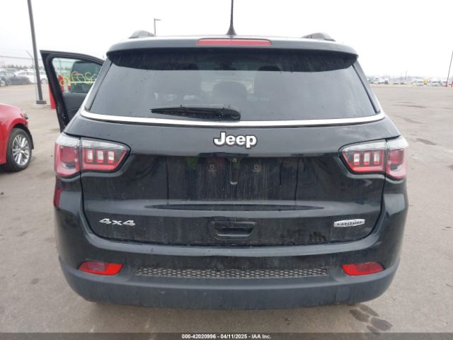 3C4NJDBB9JT202297 Jeep Compass Latitude 4x4