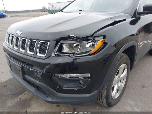 3C4NJDBB9JT202297 Jeep Compass Latitude 4x4