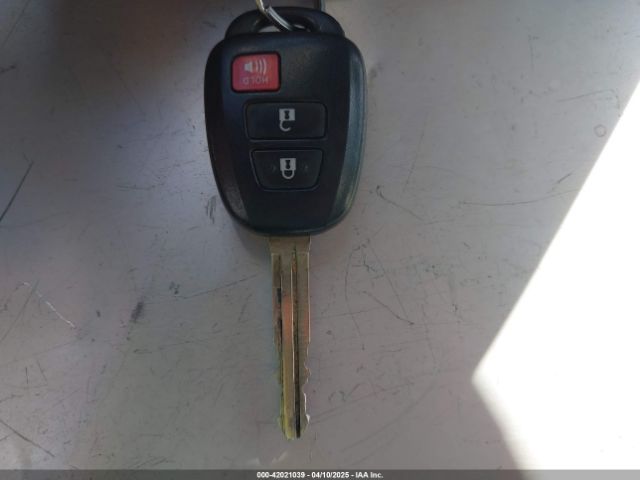 JTDKDTB35E1561818 Toyota Prius C One