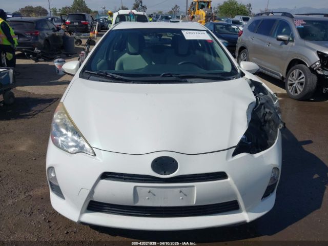 JTDKDTB35E1561818 Toyota Prius C One