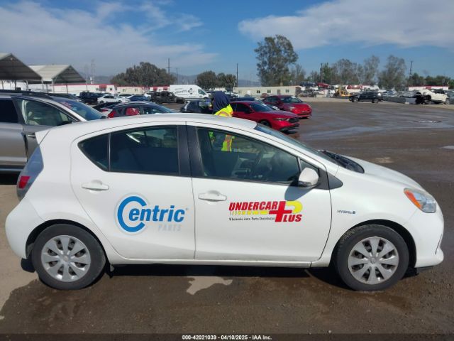 JTDKDTB35E1561818 Toyota Prius C One