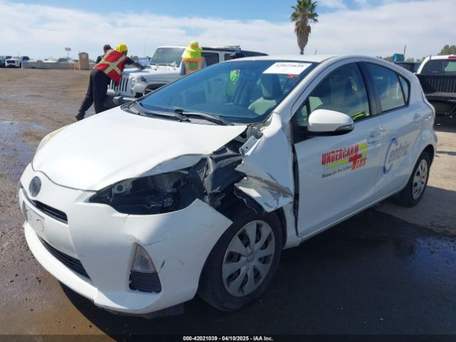 JTDKDTB35E1561818 Toyota Prius C One