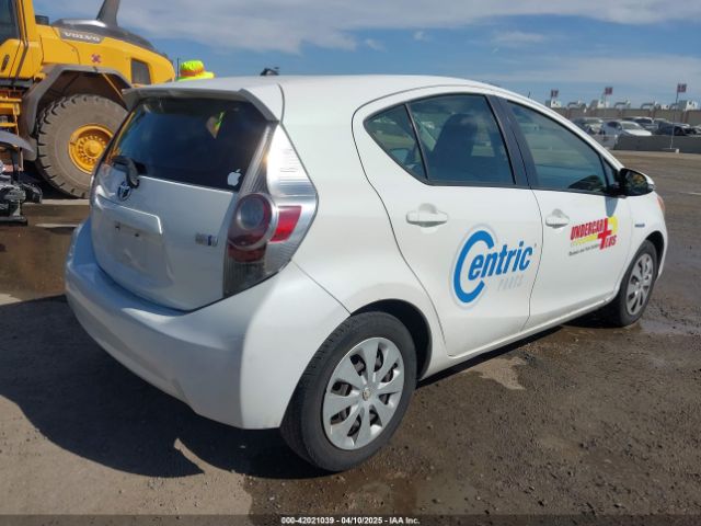JTDKDTB35E1561818 Toyota Prius C One