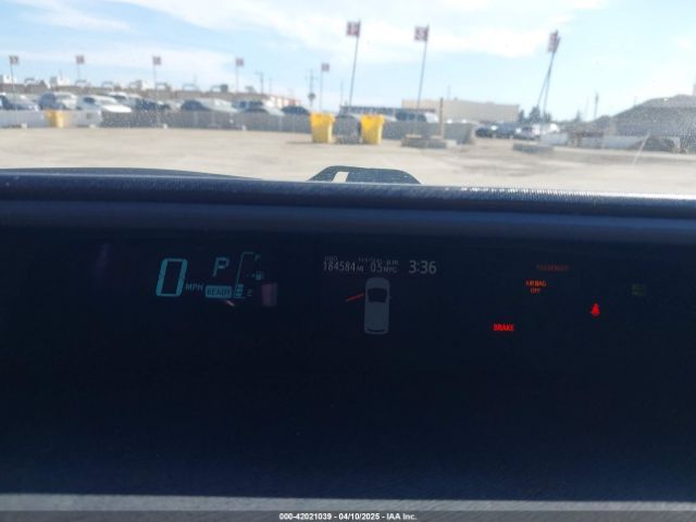 JTDKDTB35E1561818 Toyota Prius C One