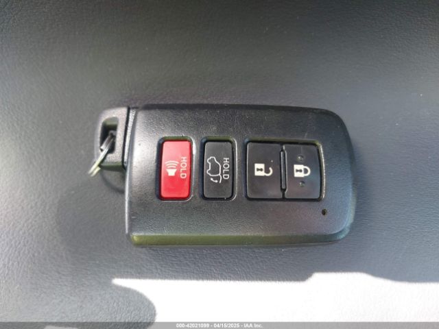 2T3RFREVXJW791889 Toyota Rav4 Xle