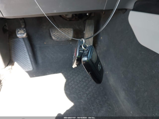 4T1B11HK8KU289721 Toyota CAMRY LE