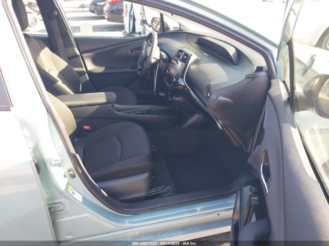 JTDKAMFU8N3188831 Toyota Prius L