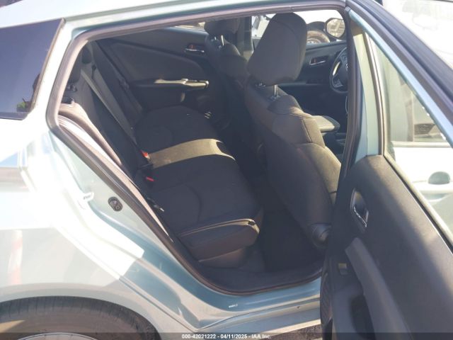 JTDKAMFU8N3188831 Toyota Prius L