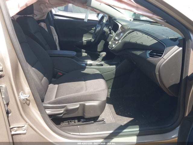 1G1ZD5ST7SF117955 Chevrolet Malibu Fwd 1lt