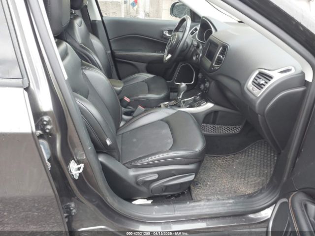 3C4NJDBB6KT682719 Jeep Compass Latitude 4x4