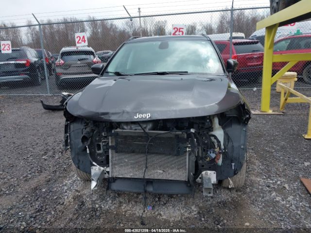 3C4NJDBB6KT682719 Jeep Compass Latitude 4x4
