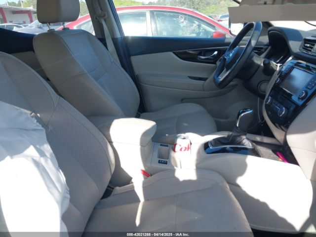 JN1BJ1CR3HW108985 Nissan Rogue Sport Sl