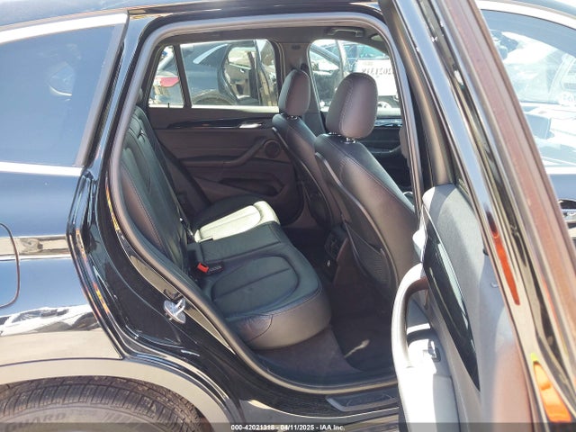 WBXHU7C33J5H39976 BMW X1 Sdrive28i