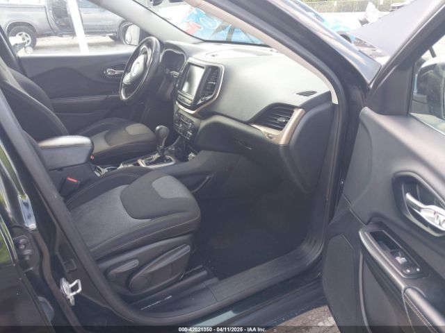 1C4PJMCB5EW146365 Jeep Cherokee Latitude