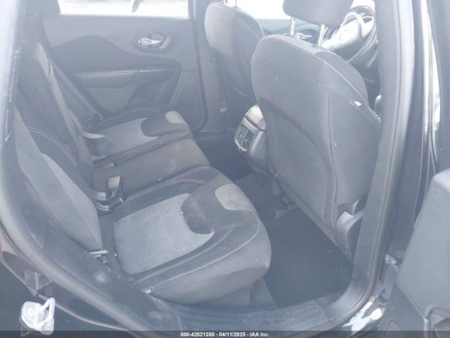 1C4PJMCB5EW146365 Jeep Cherokee Latitude