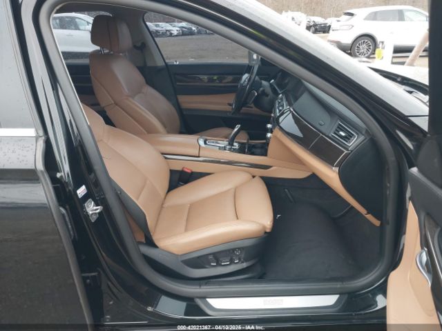 2011 BMW 740I WBAKA4C55BC612584 Photo 4