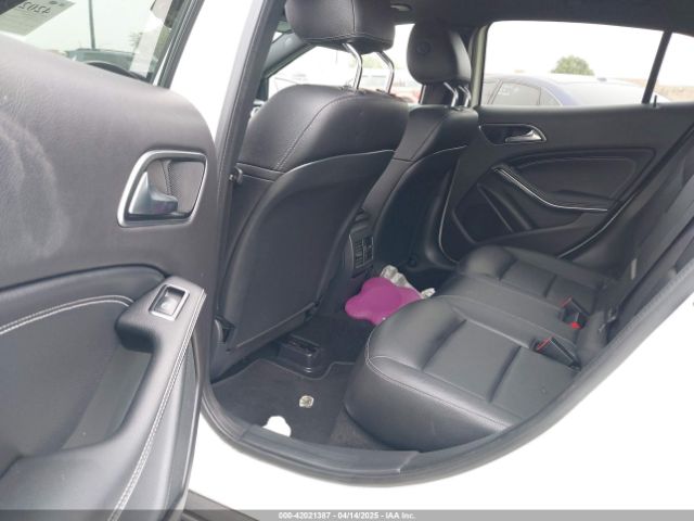 WDCTG4EB7JJ472597 Mercedes-Benz GLA 250