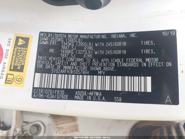 5TDZARFH3KS057864 Toyota Highlander Le