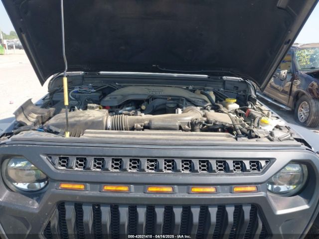 1C4HJXDG8JW167060 Jeep Wrangler Unlimited Sport S 4x4