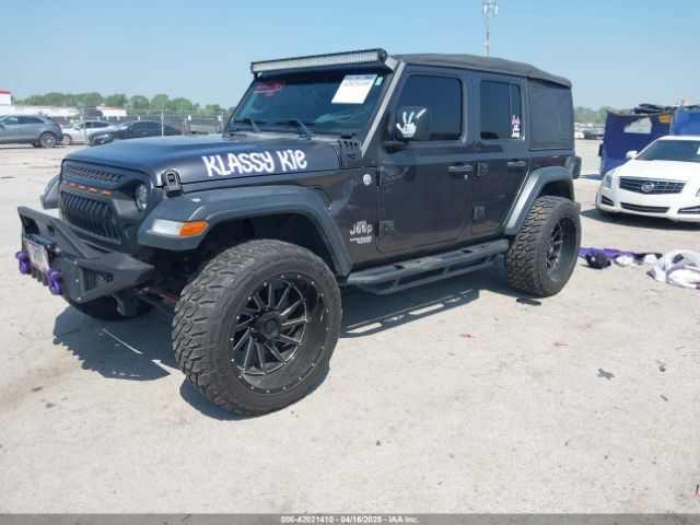 1C4HJXDG8JW167060 Jeep Wrangler Unlimited Sport S 4x4